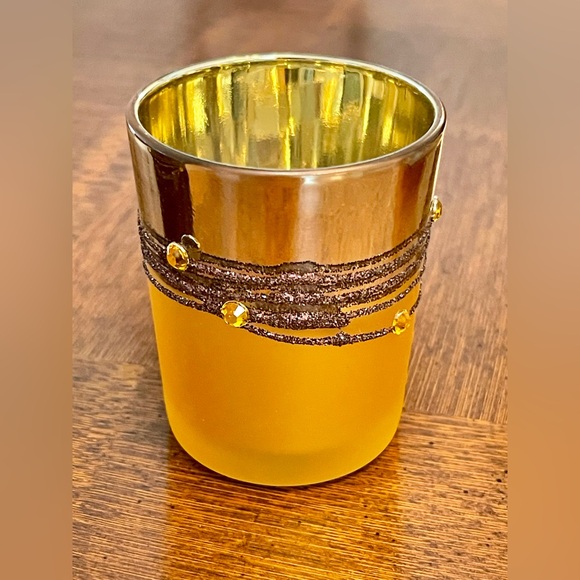 Elegant Decorative Votive Candle Holders - Set of 3 on Amber Crackle Glass Tray - Picture 9 of 14